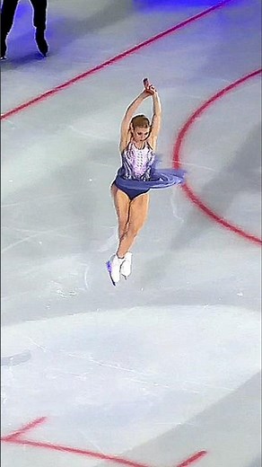 Alexandra Trusova lands an incredible 4Lz #figureskating #iceskating #alexandratrusova