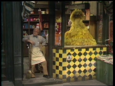 0317 - Big Bird Tries to Get Mr Hooper to Meet Snuffy