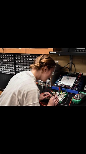 Electrical vs Civil Engineering #engineeringstudents #engineeringadvice #engineeringtok #stemcareers #futureengineers