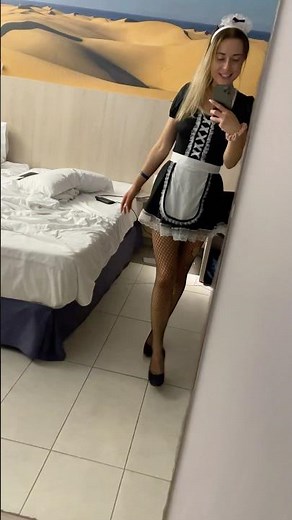 Zimmerservice! Wie sieht es denn hier aus? Roomservice! #roomservice #kostüm #cleaning #fun #blonde