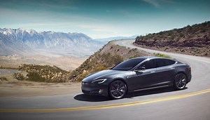 Tesla Model S: AWD, all-electric power w/big range