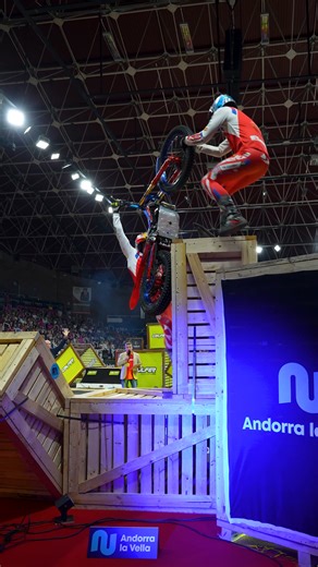 An impressive crash for Matteo Grattarola during Q1 💥 #xtrial #trialindoor #motorcycle #motorsport #motorbike #moto #trial | X-Trial FIM World Championship