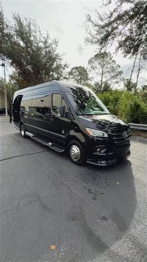 ⭐️ 2026 OGV Luxury Coach ⭐️ V-Sport 9RB7⭐️ 208HP Mercedes Engine⭐️ 319 Miles ⭐️ Price $160,702⭐️