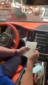 56K views · 944 reactions | Nueva plataforma de captación ilegal de dinero, se difunde en redes sociales en #Ecuador. #DonMarquito y #DonDieguito, son los propietarios de la plataforma #RENACER. Ellos ofertan el pago del 100% de interes sobre el capital. Dicen que duplican lo invertido, en 15 días. En este video se observa a un ciudadano con uniforme de la Policía Nacional recibir las aparentes ganancias. | PRENSA Virtual | Facebook