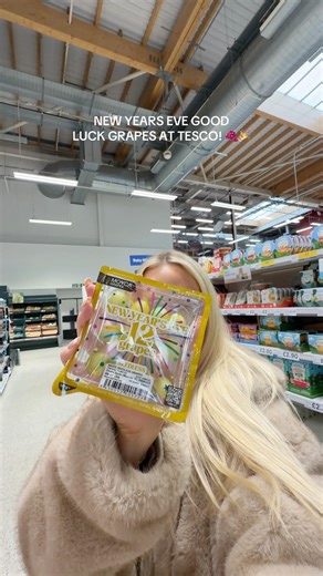 New Year’s Eve GRAPES!! ✨😱 at Tesco! Eat at midnight for good luck 😱 how cool!! #newyears
