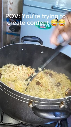 I was trying to get that aesthetic spoon picture but it flopped🤣🤣😭 #blooper #lifeofacontentcreator #funny #viralvideo