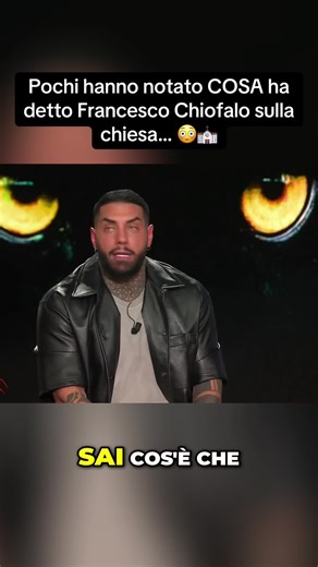 Questa cosa in chiesa la fanno tutti… ma nessuno la dice 😳 Francesco Chiofalo lo fa notare e cambia tutto 💀 Dopo averlo visto non la vedrai più allo stesso modo… Commenta: team ‘normale’ o team ‘ma che sta dicendo?’ 👇#fyp #perte #viral #foryoupage❤️❤️ #fypシ゚viral🖤tiktok