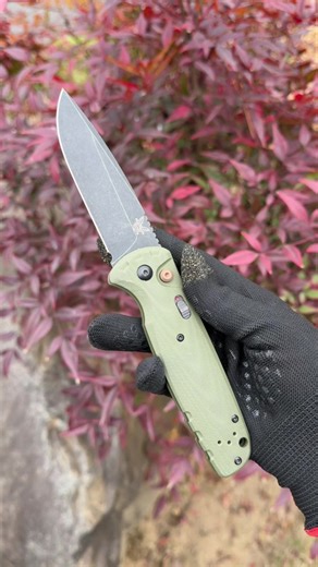 The deployment is crisp every single time. 10 out of 10, highly recommend.#edc #pocketknife #everydaycarry #outdoors #edcknife