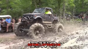 MUDDING ON THE PIPELINE!! #offroading #mudpit #mudbogging #mudlife #4x4life #mudding #mudslinging #rockwelloffroad | Rockwelloffroad.com