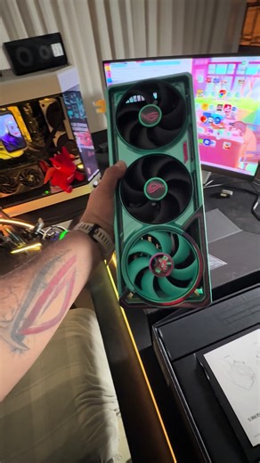 Fin de el live con Hatsune Miku !! #asus #pcgamer #computadoras #asuslover #casegamer