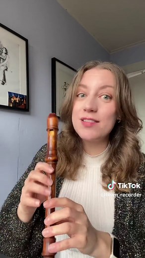 what’s the difference between descant and treble recorders? #recordertok #earlymusic #recordertok #recorderlesson #recorderteacher #recordertutorial #teamrecorder #altorecorder #treblerecorder #descantrecorder #sopranorecorder #sarahjeffery #flautodolce #flautadoce #flautadulce #blokfluit #blockflöte #blokflüt #fluteabec