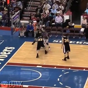 The The Original Harlem Globetrotters have NO CHILL! ⠀ | Whistle Sports
