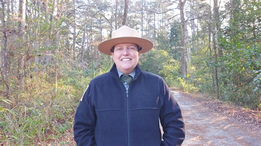 South Carolina State Parks on Instagram: "Ranger Stacey here to tell you how to identify, in the fall & winter, everyone's favorite plant -- poison ivy! So watch out for those white berries & hairy, scary vines while you're in the woods!"