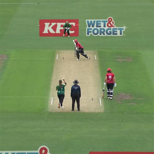 First ball back and the Hinds strike! 💥 A reduced 5-over match gets underway at Hagley 🏏 Watch the Super Smash LIVE and free on TVNZ & DUKE 📺 #SuperSmashNZ | Super Smash