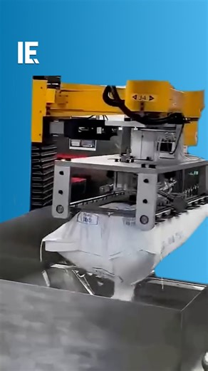 1.7M views · 8K reactions | This robotic bag handler will take care of all the heavy lifting until all the bags are empty.  kris_mold.expert / IG | Interesting Engineering | Facebook