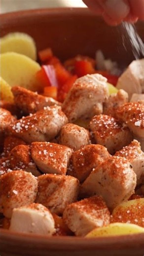 Pollo con patatas y verduras en una sola sartén 🍗🥔✨