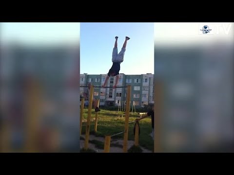 Se rompe brazos y hombros al dar voltereta