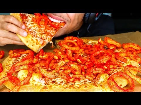 ASMR LITTLE CAESARS PIZZA FLAMIN' HOT FUNYUNS ONION RINGS MUKBANG CHEESY EXTREME CRUNCH JERRY EATING