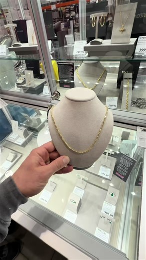 ✨ Costco Jewelry Find ✨ 14KT Yellow Gold 22” Round Chain Necklace Made in Italy 🇮🇹 Timeless, classic, and perfect for everyday wear or layering ✔️ Item #: 1919455 ✔️ Price: $1,299.99 ✔️ Date spotted: 11/14/25 #costco #costcojewelry #goldnecklace #finejewelry #costcofam4u 🚫 NOT affiliated with Costco 🚫 NOT affiliated with any brands, items, or companies in this content