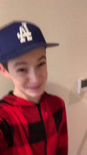 Jason Maybaum (@jasonmaybaum)’s videos with Sloane Veronico (@t_bos_lover) - OOH. YUH. GET IT I GUESS remix - 🧍‍♂️🧍‍♂️🧍‍♂️🧍‍♂️