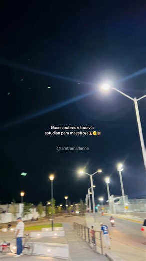 Mis traumas, mis chistes jaja👩🏻‍🏫🫠👨🏻‍🏫 #maestra #maestro #humor #pobre #estudiar