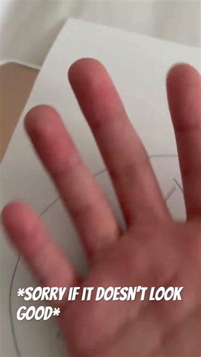 How to draw a person holding the squid game Dalgona cookie