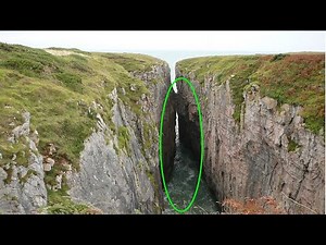 Watch how to sign 'chasm' in American Sign Language.