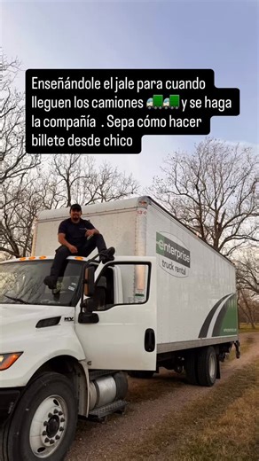 Gerzon Muñoz on Instagram: "Desde morro para que sepa cómo se busca la papa 🤝#work #texas #viralpost❤️ #hijo #enseñando"