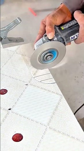 Mastering the Curve Precision Tile Cutting Techniques with an Angle Grinder