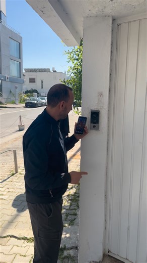 📌تحب تعرف كيفاش تتحكم في ال vidéophone الي عرضناه؟ 👀 لو نقلك تنجم تشوف الزائر ، تكلمو و تفتح الباب ...حتى وانت بعيد ، مش مطالب بشي معقد ، فقط باستعمال الهاتف متاعك 📲 شرح عملي وسهل ... تبع الفيديو للنهاية 😊 #UNV# #Univew #UNV | BS Security