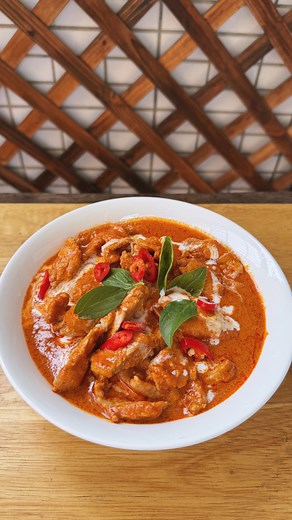 BRENDAN PANG on Instagram: "THAI PANANG PORK CURRY 🔥 A seriously comforting, restaurant-quality curry made right in your own kitchen. Curry Paste - 4 tbsp red curry paste (with shrimp paste) - ¾ tsp cumin seeds, toasted and ground - 1½ tsp coriander seeds, toasted and ground - 2 tbsp roasted peanuts, ground To Cook - 350g pork tenderloin, thinly sliced - 1½ tsp fish sauce - 2 tsp canola oil - 4 tbsp Panang curry paste - 350ml coconut milk, plus a little extra to finish - 1½ tbsp brown sugar (or