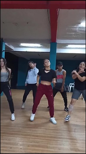 Quita y Pon 🔥#quitaypon #quitayponchallenge #riddim #dance @alexzurdomusica @realredimi2 @funkypr @dahiarte @luxanco.h @akemi_k @stivenpolindara