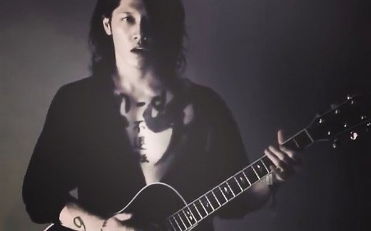 【雅-MIYAVI】一段吉他弹奏小视频~