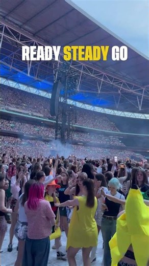 Just another day of iconic Wembley fans🚦
