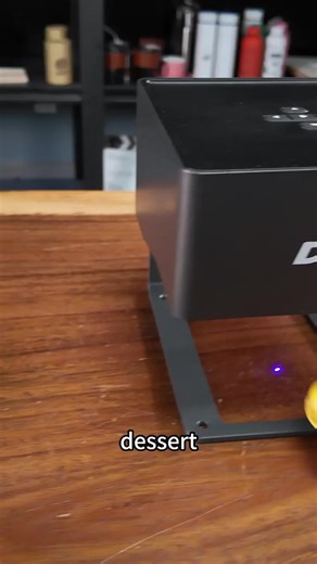 ✨ Te presentamos nuestra nueva máquina láser: la DAJA DJ6 ✨ La herramienta compacta que convierte cualquier idea en un producto personalizado de calidad profesional. Con su potencia de 3 W y un área de trabajo de 80×80 mm, la DJ6 te permite grabar en madera, cuero, acrílico, papel, bambú, metal pintado y más. Es ligera, portátil y compatible con Windows, Mac, iPhone y Android, para que diseñes y grabes directamente desde tu celular o laptop. Perfecta para crear llaveros, nombres, logos, regalos 