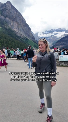 Lake Louise crowds — quieter viewpoints & gondola overlooks