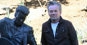 John Mellencamp statue unveiled at Indiana University