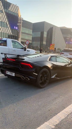Really cool lambo in Qatar❤️‍🔥