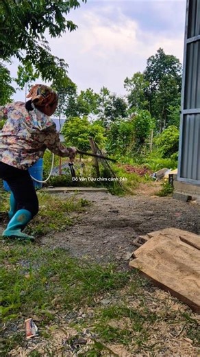 cô gái của thập kỷ 80 chơi khăng chò chơi dân gian