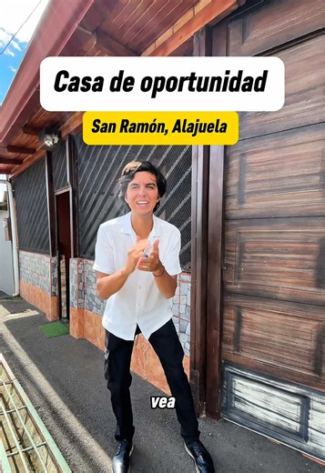 🚨 ¡Alto! Antes de seguir viendo casas... ¿Una casa a solo 5 minutos del centro de San Ramón por ₡32 millones? Sí, leyó bien. 👀 Y no estamos hablando de cualquier propiedad. 🏡 3 habitaciones 🛏️ Habitación principal con baño privado y walking closet 🛋️ Sala amplia 🍽️ Comedor amplio 🚗 Garaje para 2 vehículos con portón eléctrico 🧺 Área de lavandería 💪 Espacio para gimnasio 🔒 Propiedad completamente cerrada 📐 Terreno de 168 m² Por este precio, es difícil encontrar algo similar en San Ramó