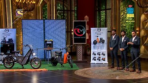 6.7M views · 248K reactions | Revamp Moto ko mila unka dream investment, kyunki Sharks ko laga unka business idea behtareen! Aur aapko? Bataiye humein aur dekhte rahiye #SharkTankIndia Mon-Fri raat 9 baje, sirf Sony par! #AshneerGrover #VineetaSingh #PeyushBansal #NamitaThapar #AmanGupta #GhazalAlagh #AnupamMittal BharatPe SUGAR Cosmetics Lenskart Emcure Pharmaceuticals Limited BOAT Mamaearth Shaadi.com #RevampMoto | Shark Tank India | Facebook