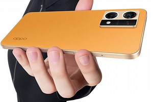 El OPPO Reno 7 4G es oficial: muy fino, naranja y con cámara microscópica