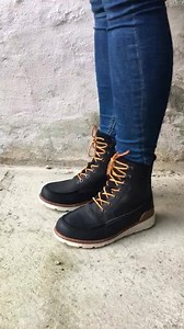 Ecco goretex ❄️❄️❄️blå eller sort I butik og online 👇🏻 https://damkjaersko.dk/produkt/ecco-blaa-stoevle/ | Damkjær Sko