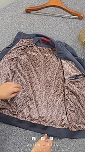 Light Weight Knit Jacquard Jacket M (মিডিয়াম): চেস্ট ৪০ ইঞ্চি, লম্বায় ২৬.৫ ইঞ্চি, কোমরের ঘের ৩৫ ইঞ্চি। L (লার্জ): চেস্ট ৪২ ইঞ্চি, লম্বায় ২৭ ইঞ্চি, কোমরের ঘের ৩৭ ইঞ্চি। XL (এক্সেল): চেস্ট ৪৪ ইঞ্চি, লম্বায় ২৭.৫ ইঞ্চি, কোমরের ঘের ৩৯ ইঞ্চি। 🆂 🅷 🅾 🆆 🆁 🅾🅾 🅼 ৩২৫/B যাত্রাবাড়ী চৌরাস্তা , ঠিক যাত্রাবাড়ী থানার মেইন গেট এর বিপরীত এ । #NewArrival #Trending #fypシ゚viralシfypシ゚ #fashion #Bangladesh #brand #clothing #reels #premium #shoppingonline #winter2025 | Alien Tees bd