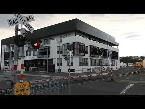 Tennyson street level crossing in napier 2