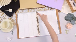 Weekly Appointment Book 2024 Daily Hourly Planner JAN. 2024 - DEC. 2024, Hourly Schedule Planner with 15-Minute Increments, Appointment Notebook, Daily Weekly Planner for Man & Women (8.5"x11") (Gold)