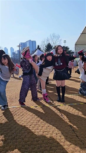 [Suah] " 언니들을 동원한다... 유연성의 성공을 위해? 😝🤭 " #Rpd #Challenge