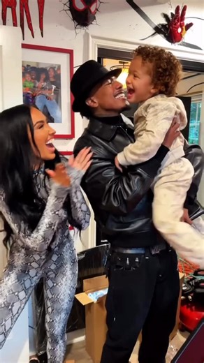 Bre Tiesi on Instagram: "Christmas came early for Legendary this year 🎄🎅🏼🤩 my baby LOVES his new Spider-Man bed thanks to @venegasluxuryfurniture and it fits PERFECTLY in his newly done room. 🕸️🕷️🖤 we are OBSESSED 🫶🏼🫶🏼"