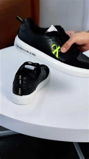 Un básico premium que eleva cualquier outfit en segundos.