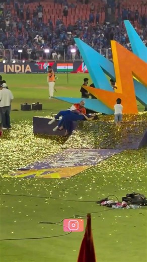 Hardik Pandya Par FIR Kyun Hui 😱